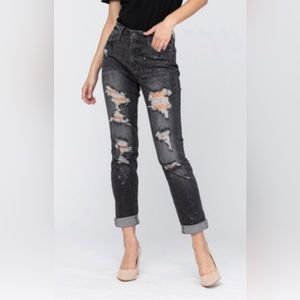 Better Believe It Judy Blue Bleach Splash Boyfriend Jeans Size 11/30 NWT